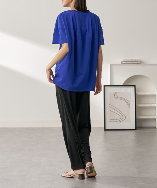 BELLUNA(ベルーナ)の「【接触冷感 汗ジミ防止】360°サマ見えコクーンTシャツ(Tシャツ/カットソー・レディース・ライム/オフホワイト/ブラック/ロイヤルブルー/モカ・LARGE/MEDIUM/X-LARGE)」の13枚目の写真