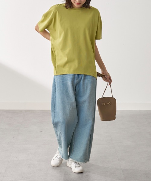 BELLUNA(ベルーナ)の「【接触冷感 汗ジミ防止】360°サマ見えコクーンTシャツ(Tシャツ/カットソー・レディース・ライム/オフホワイト/ブラック/ロイヤルブルー/モカ・LARGE/MEDIUM/X-LARGE)」の14枚目の写真