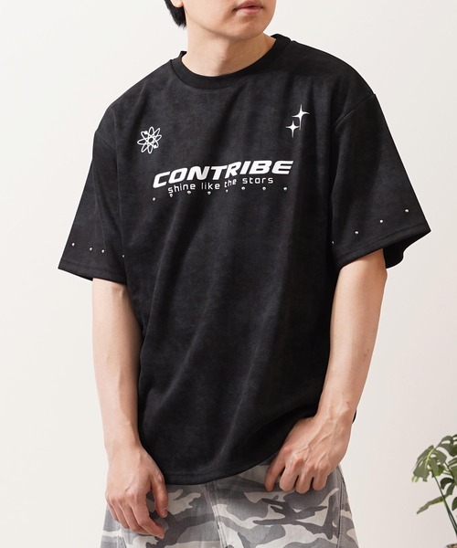 1111clothing(ワンフォークロージング)の「スタッズ ゲームデザイン Tee / Studs Game Design T-Shirt(Tシャツ/カットソー・メンズ・ブラック/ワイン・M/L)」の2枚目の写真