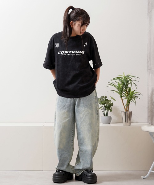 1111clothing(ワンフォークロージング)の「スタッズ ゲームデザイン Tee / Studs Game Design T-Shirt(Tシャツ/カットソー・メンズ・ブラック/ワイン・M/L)」の3枚目の写真