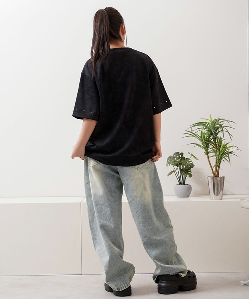 1111clothing(ワンフォークロージング)の「スタッズ ゲームデザイン Tee / Studs Game Design T-Shirt(Tシャツ/カットソー・メンズ・ブラック/ワイン・M/L)」の5枚目の写真