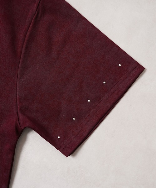 1111clothing(ワンフォークロージング)の「スタッズ ゲームデザイン Tee / Studs Game Design T-Shirt(Tシャツ/カットソー・メンズ・ブラック/ワイン・M/L)」の11枚目の写真
