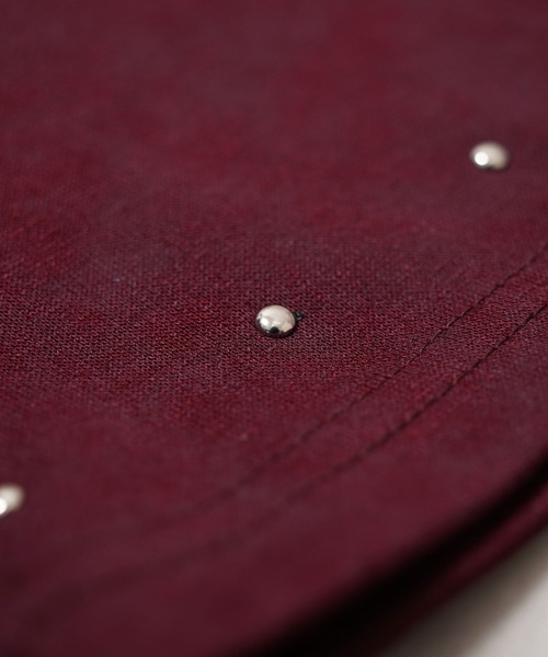 1111clothing(ワンフォークロージング)の「スタッズ ゲームデザイン Tee / Studs Game Design T-Shirt(Tシャツ/カットソー・メンズ・ブラック/ワイン・M/L)」の12枚目の写真