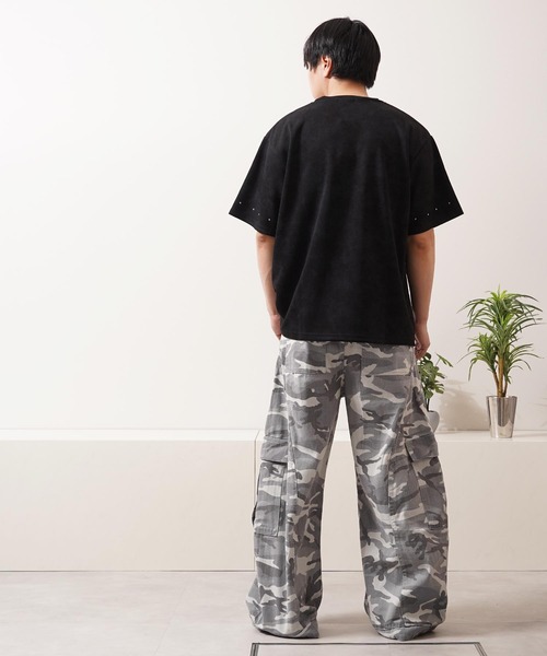 1111clothing(ワンフォークロージング)の「スタッズ ゲームデザイン Tee / Studs Game Design T-Shirt(Tシャツ/カットソー・メンズ・ブラック/ワイン・M/L)」の17枚目の写真