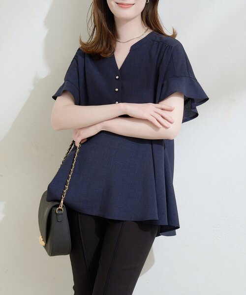 natural couture(ナチュラルクチュール)の「【sherbet line】接触冷感UV袖フリルペプラムブラウス(シャツ/ブラウス・レディース・サックスブルー/ピンク/ネイビー/ベージュ/オフホワイト・FREE)」の18枚目の写真