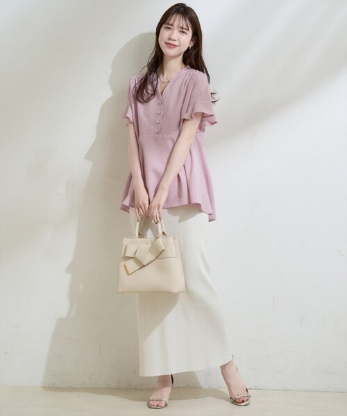 natural couture(ナチュラルクチュール)の「【sherbet line】接触冷感UV袖フリルペプラムブラウス(シャツ/ブラウス・レディース・サックスブルー/ピンク/ネイビー/ベージュ/オフホワイト・FREE)」の6枚目の写真
