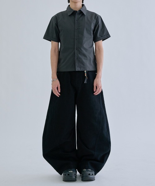 EPNK(イーピーエヌケー)の「Formed cropped shirt / フォームクロップドシャツ(シャツ/ブラウス・メンズ・チャコールグレー/ブルー・SMALL/MEDIUM/LARGE)」の12枚目の写真