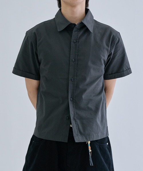 EPNK(イーピーエヌケー)の「Formed cropped shirt / フォームクロップドシャツ(シャツ/ブラウス・メンズ・チャコールグレー/ブルー・SMALL/MEDIUM/LARGE)」の7枚目の写真