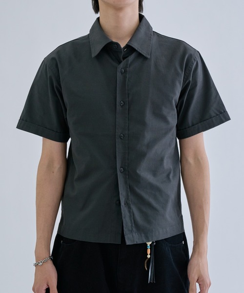 EPNK(イーピーエヌケー)の「Formed cropped shirt / フォームクロップドシャツ(シャツ/ブラウス・メンズ・チャコールグレー/ブルー・SMALL/MEDIUM/LARGE)」の11枚目の写真