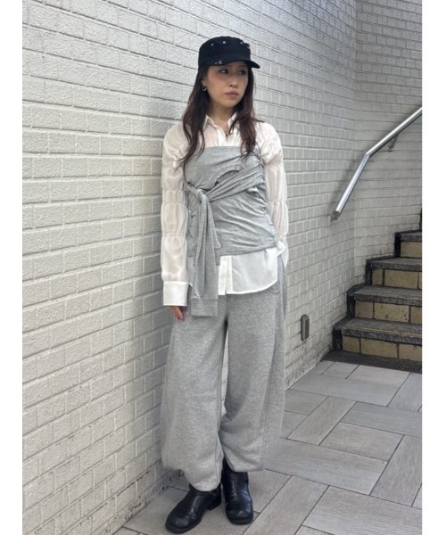 SLY(スライ)の「ASYMMETRY SHIRRING SHEER SH アシンメトリーシャーリングシアーシャツ 春服 夏服(シャツ/ブラウス・レディース・グレー/オフホワイト/ライトピンク・FREE)」の21枚目の写真
