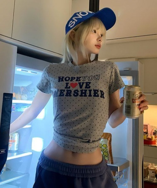 Sibra（シブラ）の「ドット柄ロゴプリントコンパクトTシャツ（Tシャツ/カットソー・レディース・グレー/ホワイト系その他/ホワイト・M）」の2枚目の写真