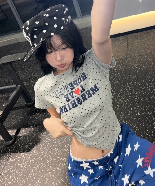 Sibra（シブラ）の「ドット柄ロゴプリントコンパクトTシャツ（Tシャツ/カットソー・レディース・グレー/ホワイト系その他/ホワイト・M）」の9枚目の写真