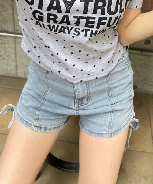 ROGER AND RAW（ロジャーアンドロウ）の「サイドシャーリング ハイウエストショートパンツ（デニムパンツ・レディース・ブラック/サックスブルー/ホワイト・SMALL/MEDIUM）」の6枚目の写真