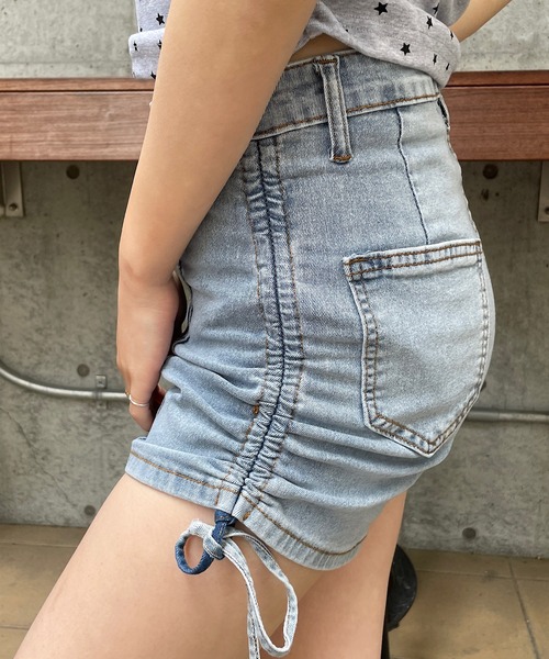 ROGER AND RAW（ロジャーアンドロウ）の「サイドシャーリング ハイウエストショートパンツ（デニムパンツ・レディース・ブラック/サックスブルー/ホワイト・SMALL/MEDIUM）」の7枚目の写真