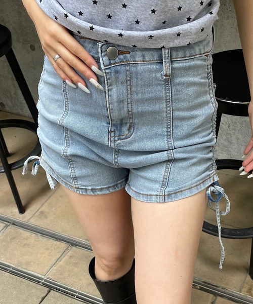 ROGER AND RAW（ロジャーアンドロウ）の「サイドシャーリング ハイウエストショートパンツ（デニムパンツ・レディース・ブラック/サックスブルー/ホワイト・SMALL/MEDIUM）」の9枚目の写真