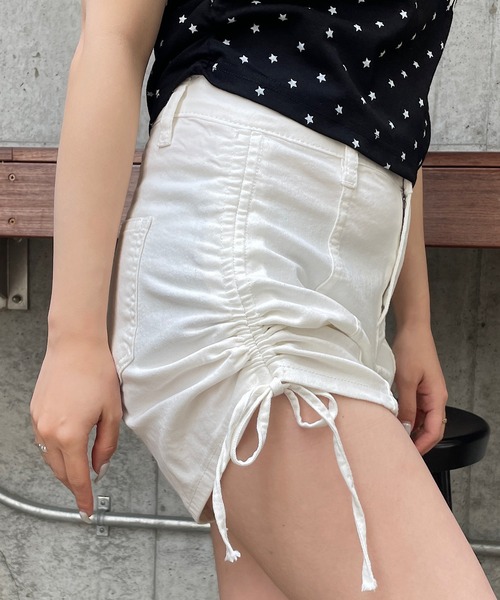 ROGER AND RAW（ロジャーアンドロウ）の「サイドシャーリング ハイウエストショートパンツ（デニムパンツ・レディース・ブラック/サックスブルー/ホワイト・SMALL/MEDIUM）」の19枚目の写真