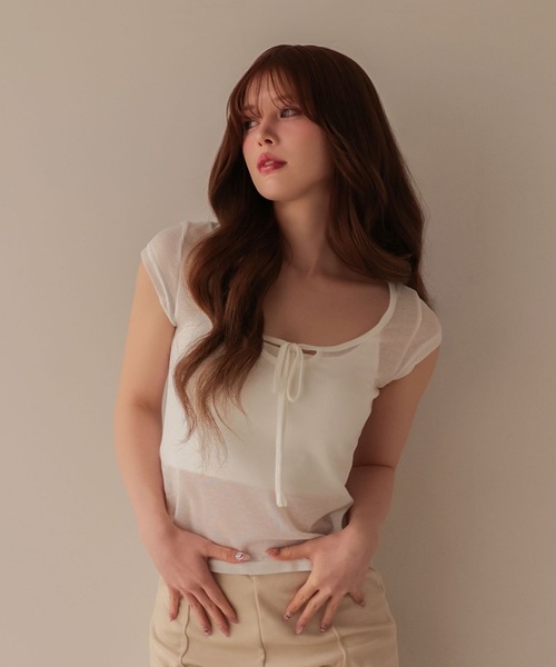 M DOLLY(エムドリー)の「Ribbon maisie french sleeve tops / リボンメイジーフレンチスリーブトップス(Tシャツ/カットソー・レディース・ホワイト/ピンクベージュ/ブラック・FREE)」の5枚目の写真