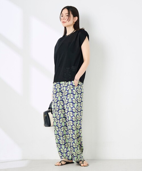 NOLLEY’S(ノーリーズ)の「ウォッシャブルシアードライコットンショルダーギャザープルオーバー(Tシャツ/カットソー・レディース・ブラック/ホワイト/サックスブルー・FREE)」の4枚目の写真