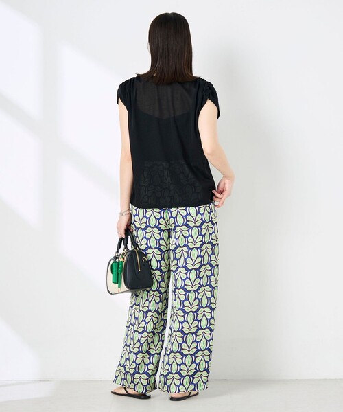 NOLLEY’S(ノーリーズ)の「ウォッシャブルシアードライコットンショルダーギャザープルオーバー(Tシャツ/カットソー・レディース・ブラック/ホワイト/サックスブルー・FREE)」の6枚目の写真