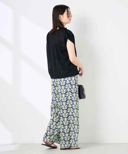NOLLEY’S(ノーリーズ)の「ウォッシャブルシアードライコットンショルダーギャザープルオーバー(Tシャツ/カットソー・レディース・ブラック/ホワイト/サックスブルー・FREE)」の7枚目の写真