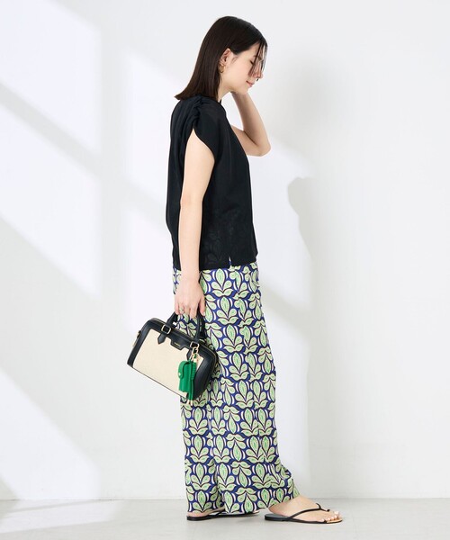 NOLLEY’S(ノーリーズ)の「ウォッシャブルシアードライコットンショルダーギャザープルオーバー(Tシャツ/カットソー・レディース・ブラック/ホワイト/サックスブルー・FREE)」の8枚目の写真