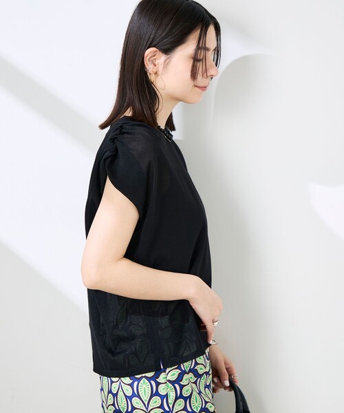 NOLLEY’S(ノーリーズ)の「ウォッシャブルシアードライコットンショルダーギャザープルオーバー(Tシャツ/カットソー・レディース・ブラック/ホワイト/サックスブルー・FREE)」の14枚目の写真