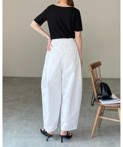 She's Closet(シーズクローゼット)の「半袖 メロウフリル ボートネックトップス 配色バイカラー tシャツ(Tシャツ/カットソー・レディース・ブラック/ホワイト・FREE)」の15枚目の写真