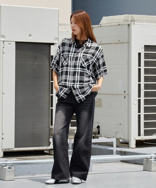 DAN RIVER（ダンリバー ）の「DAN RIVER/ダンリバー RAYON CHECK SS SHIRT チェックシャツ オンブレチェック 半袖 オーバーサイズ メンズ レディース ユニセックス 秋 秋服 2026年秋冬（シャツ/ブラウス・メンズ・ブラウン/ホワイト×ブラック/ブラック・M/S/L）」の4枚目の写真