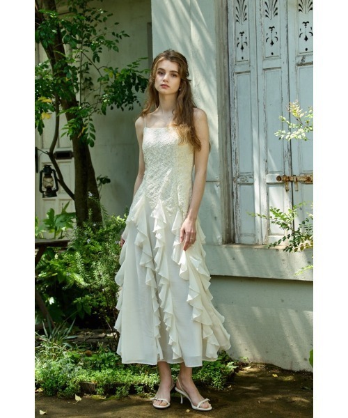 ERADIE(エラディエ)の「Ruffle Flow Dress ラッフルロングワンピース(ワンピース・レディース・アイボリー/ブラック・FREE)」の2枚目の写真