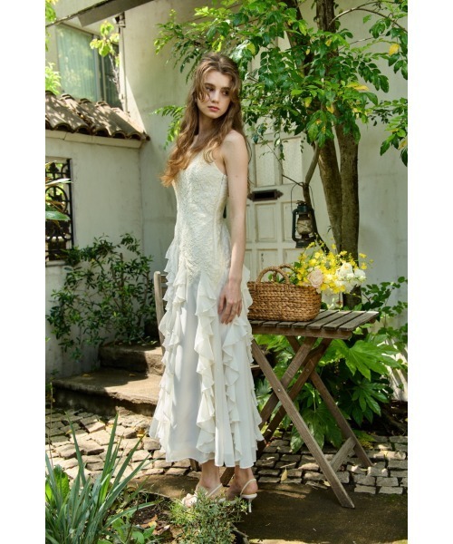 ERADIE(エラディエ)の「Ruffle Flow Dress ラッフルロングワンピース(ワンピース・レディース・アイボリー/ブラック・FREE)」の13枚目の写真