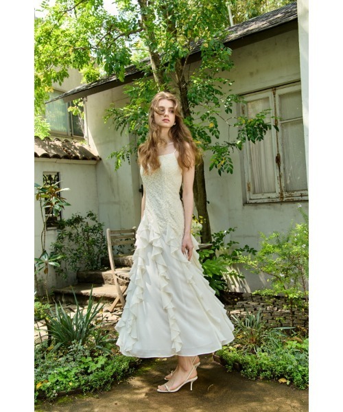 ERADIE(エラディエ)の「Ruffle Flow Dress ラッフルロングワンピース(ワンピース・レディース・アイボリー/ブラック・FREE)」の14枚目の写真