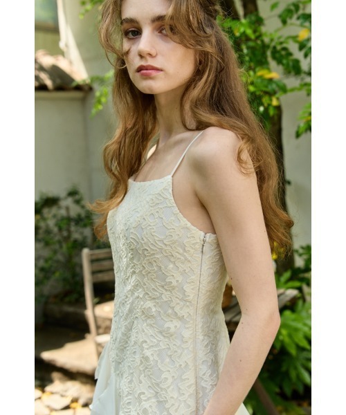 ERADIE(エラディエ)の「Ruffle Flow Dress ラッフルロングワンピース(ワンピース・レディース・アイボリー/ブラック・FREE)」の15枚目の写真