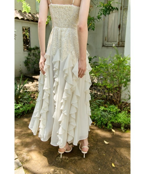 ERADIE(エラディエ)の「Ruffle Flow Dress ラッフルロングワンピース(ワンピース・レディース・アイボリー/ブラック・FREE)」の20枚目の写真