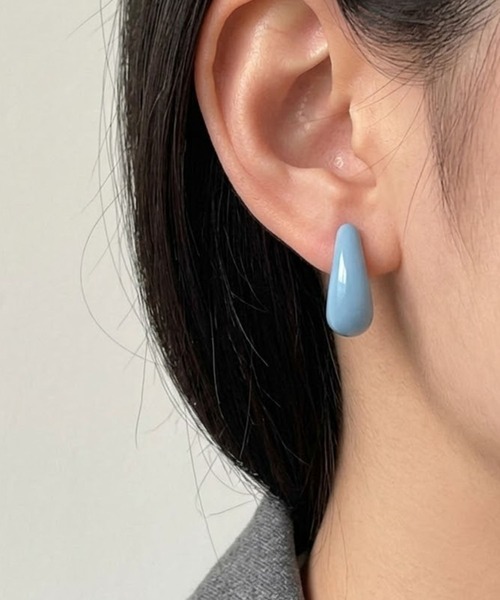 yu-ka(ユーカ)の「YU-KA:ドロップデザインイヤリング Drop design earrings(イヤリング・レディース・ブルー/ホワイト・FREE)」の6枚目の写真