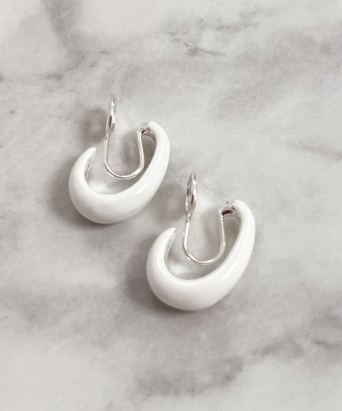 yu-ka(ユーカ)の「YU-KA:ドロップデザインイヤリング Drop design earrings(イヤリング・レディース・ブルー/ホワイト・FREE)」の3枚目の写真