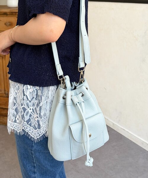 Chez toi(シェトワ)の「フロントポケット巾着2WAYBAG(トートバッグ・レディース・オフホワイト/ブラック/ブルー・FREE)」の3枚目の写真