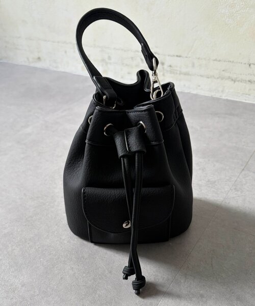 Chez toi(シェトワ)の「フロントポケット巾着2WAYBAG(トートバッグ・レディース・オフホワイト/ブラック/ブルー・FREE)」の11枚目の写真
