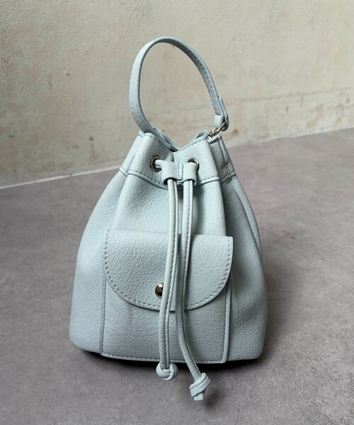 Chez toi(シェトワ)の「フロントポケット巾着2WAYBAG(トートバッグ・レディース・オフホワイト/ブラック/ブルー・FREE)」の16枚目の写真