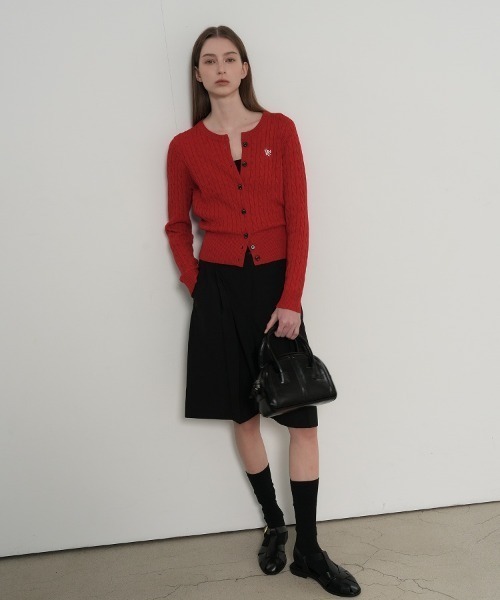 GENERAL IDEA（ジェネラルアイデア）の「GENERAL IDEA/ジェネラルアイディア WOMAN SIGNATURE SUPER FINE WOOL CABLE CARDIGAN ウールブレンドケーブル編みカーディガン 丸首 クルーネック ラウンドネック レディース 秋 秋服 2026年秋冬 冬服（カーディガン/ボレロ・レディース・イエロー/レッド・S/M/L/XS/XL）」の12枚目の写真