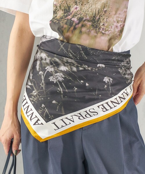 SHIPS(シップス)の「【SHIPS別注】THE CULTURE CORD: ARTIST SCARF(AS)(バンダナ/スカーフ・レディース・イエロー系/ホワイト/ピンク・ONE SIZE)」の4枚目の写真