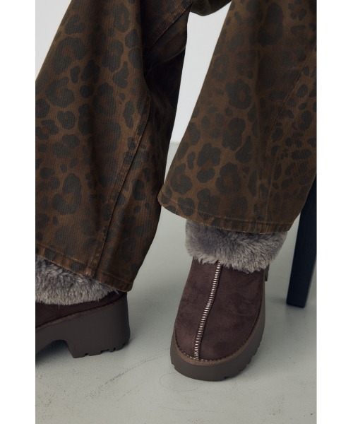 AZUL by moussy(アズールバイマウジー)の「厚底ムートンヒールデザインスリッポン ボア 靴 シューズ(ブーツ・レディース・ブラウン/ブラック/ベージュ・LL/LARGE/SMALL/MEDIUM)」の22枚目の写真