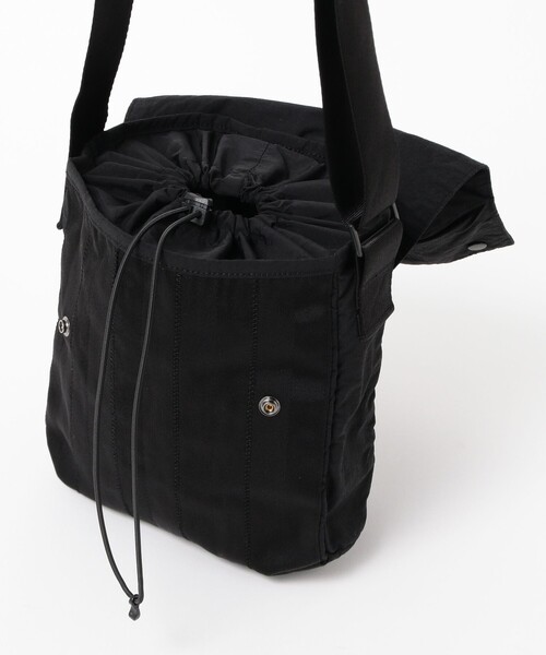 C.P. COMPANY(シーピーカンパニー)の「C.P. Company / Herringbone Mixed Shoulder Bag(ショルダーバッグ・メンズ・ブラック・ONE SIZE)」の6枚目の写真