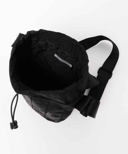 C.P. COMPANY(シーピーカンパニー)の「C.P. Company / Herringbone Mixed Shoulder Bag(ショルダーバッグ・メンズ・ブラック・ONE SIZE)」の9枚目の写真