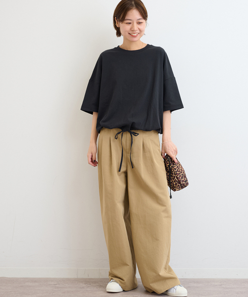 JOURNAL STANDARD relume(ジャーナルスタンダード レリューム)の「《追加4》ギャザーヘムショートスリーブTシャツ(Tシャツ/カットソー・レディース・ベージュ/ライトグレー/ホワイト/ブラック・FREE)」の5枚目の写真