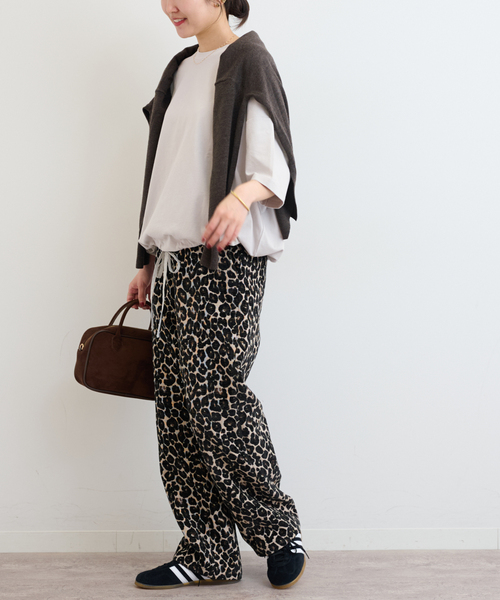 JOURNAL STANDARD relume(ジャーナルスタンダード レリューム)の「《追加4》ギャザーヘムショートスリーブTシャツ(Tシャツ/カットソー・レディース・ベージュ/ライトグレー/ホワイト/ブラック・FREE)」の17枚目の写真
