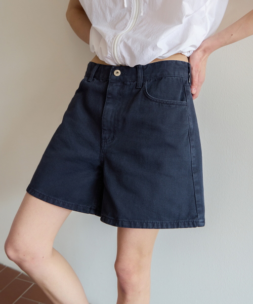 LEVAR(レバー)の「Classic Staple Denim Shorts - Stone Navy(その他パンツ・レディース・Navy・MEDIUM/SMALL/LARGE)」の1枚目の写真