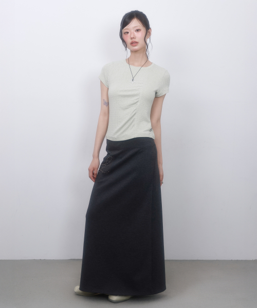 LMR(エルエムアール)の「ホットフィックスマキシスカート ダークグレー(スカート・レディース・チャコールグレー・SMALL/MEDIUM)」の2枚目の写真
