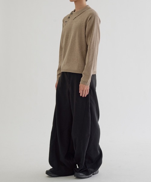 EPNK(イーピーエヌケー)の「Long sleeve asymmetry neck polo / ロングスリーブ アシンメトリーネックポロ(ニット/セーター・メンズ・グレー/グレイッシュベージュ/ブラック・MEDIUM/LARGE/SMALL)」の11枚目の写真