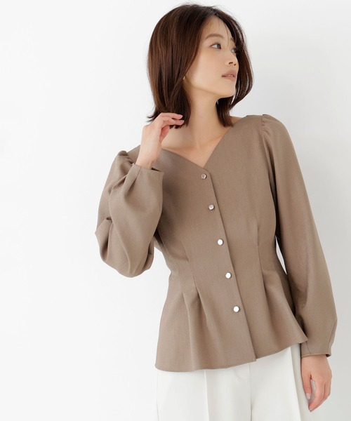 NATURAL BEAUTY BASIC(ナチュラルビューティーベーシック)の「<ちょうど、いい服>きゅっと、メリハリ仕掛けトップス(シャツ/ブラウス・レディース・ライトベージュ/ブラウン/ライトグリーン/ピンク・SMALL/MEDIUM)」の2枚目の写真