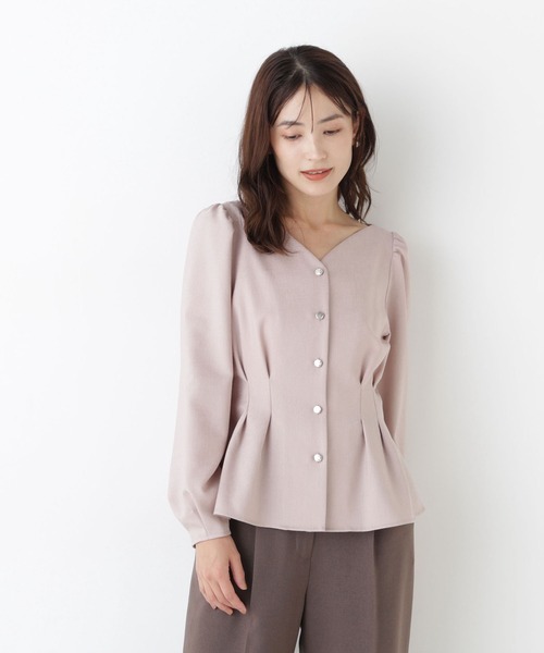 NATURAL BEAUTY BASIC(ナチュラルビューティーベーシック)の「<ちょうど、いい服>きゅっと、メリハリ仕掛けトップス(シャツ/ブラウス・レディース・ライトベージュ/ブラウン/ライトグリーン/ピンク・SMALL/MEDIUM)」の11枚目の写真